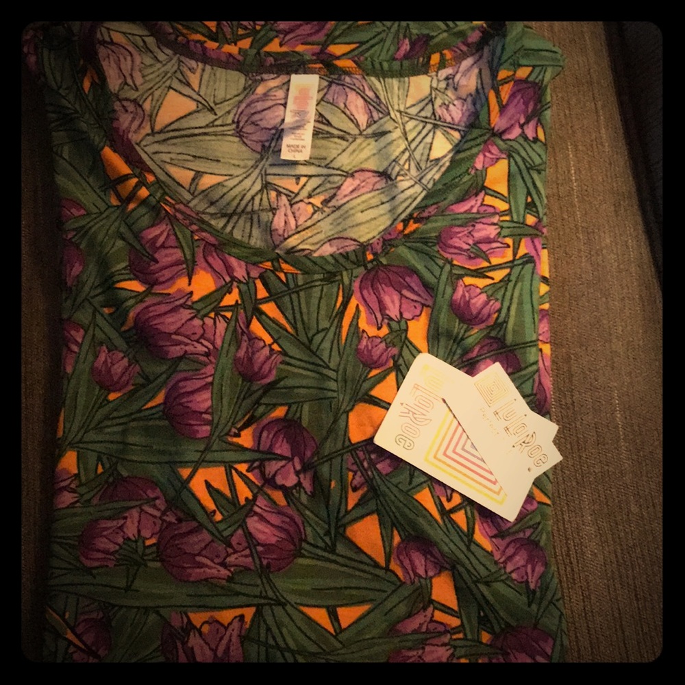 Brand NWT Lularoe Floral Perfect T size Large